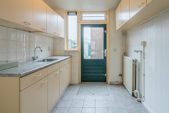 Photo 11 of Amalia van Solmsstraat 43