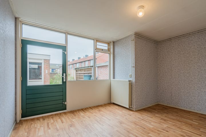 Photo 15 of Amalia van Solmsstraat 43