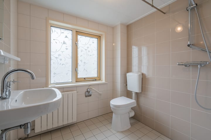 Photo 30 of Amalia van Solmsstraat 43