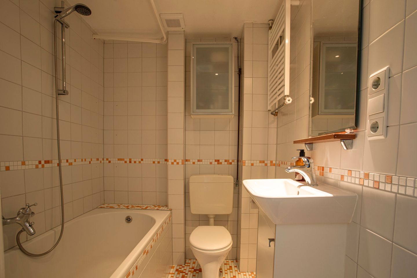 Photo 20 of Graaf Florisstraat 7-2