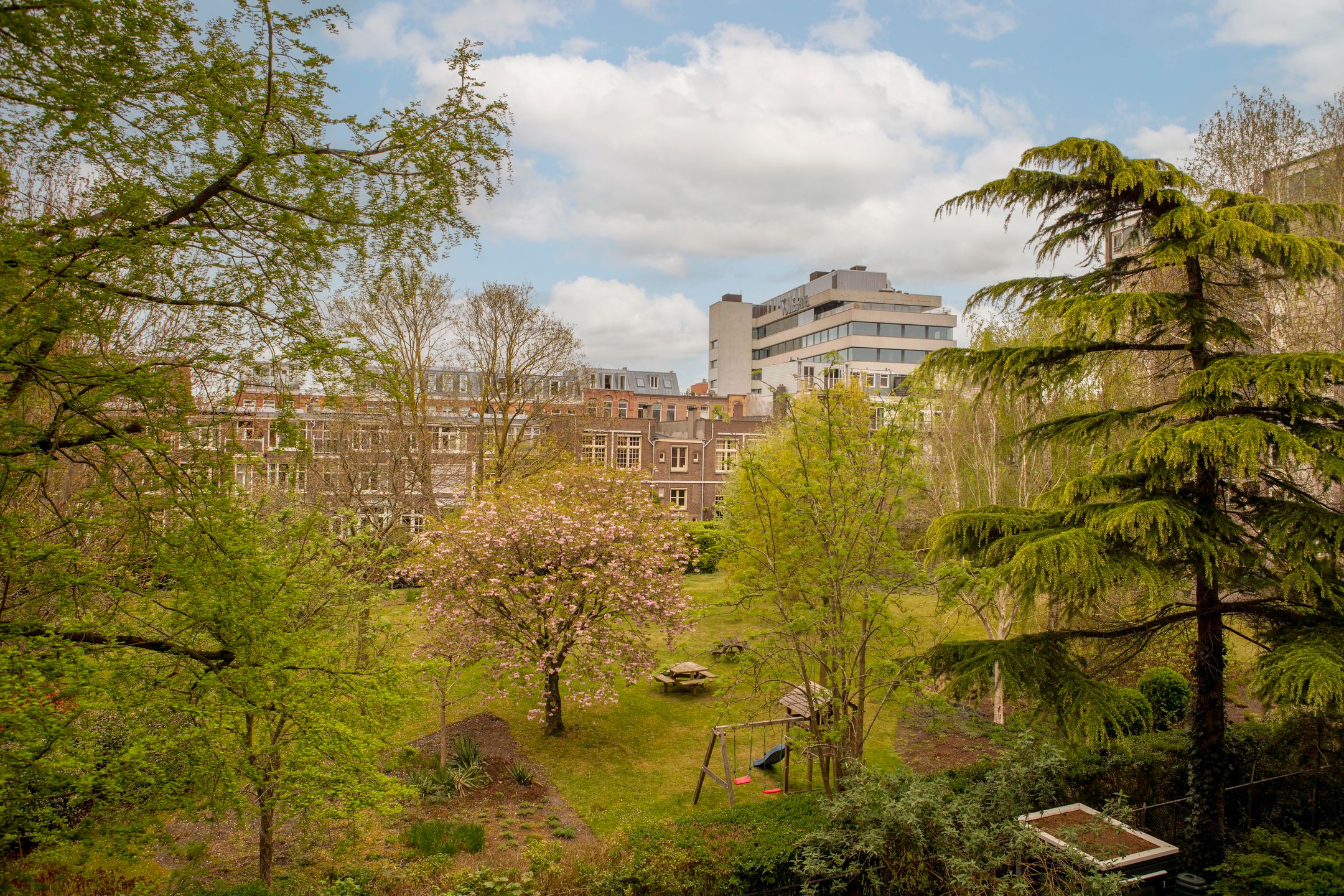 Photo 21 of Graaf Florisstraat 7-2