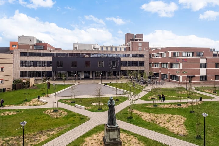 Ariënsplein 1