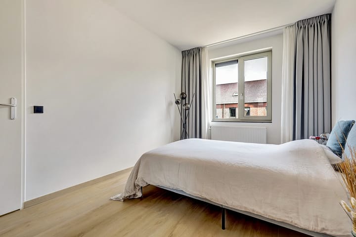 Photo 20 of Brons 60