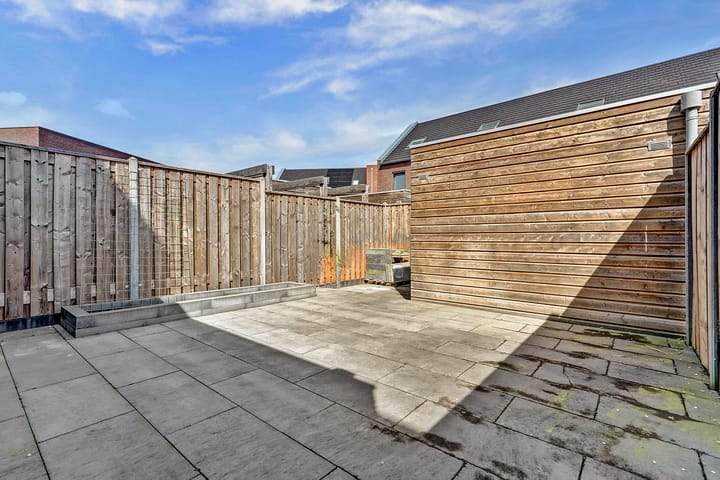 Photo 36 of Brons 60