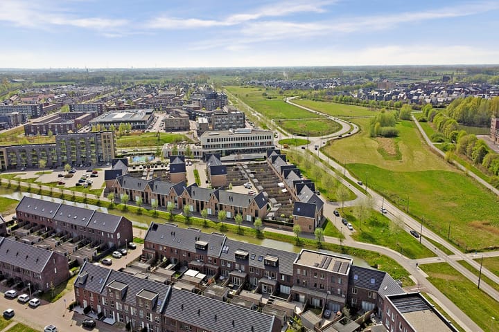 Photo 43 of Brons 60