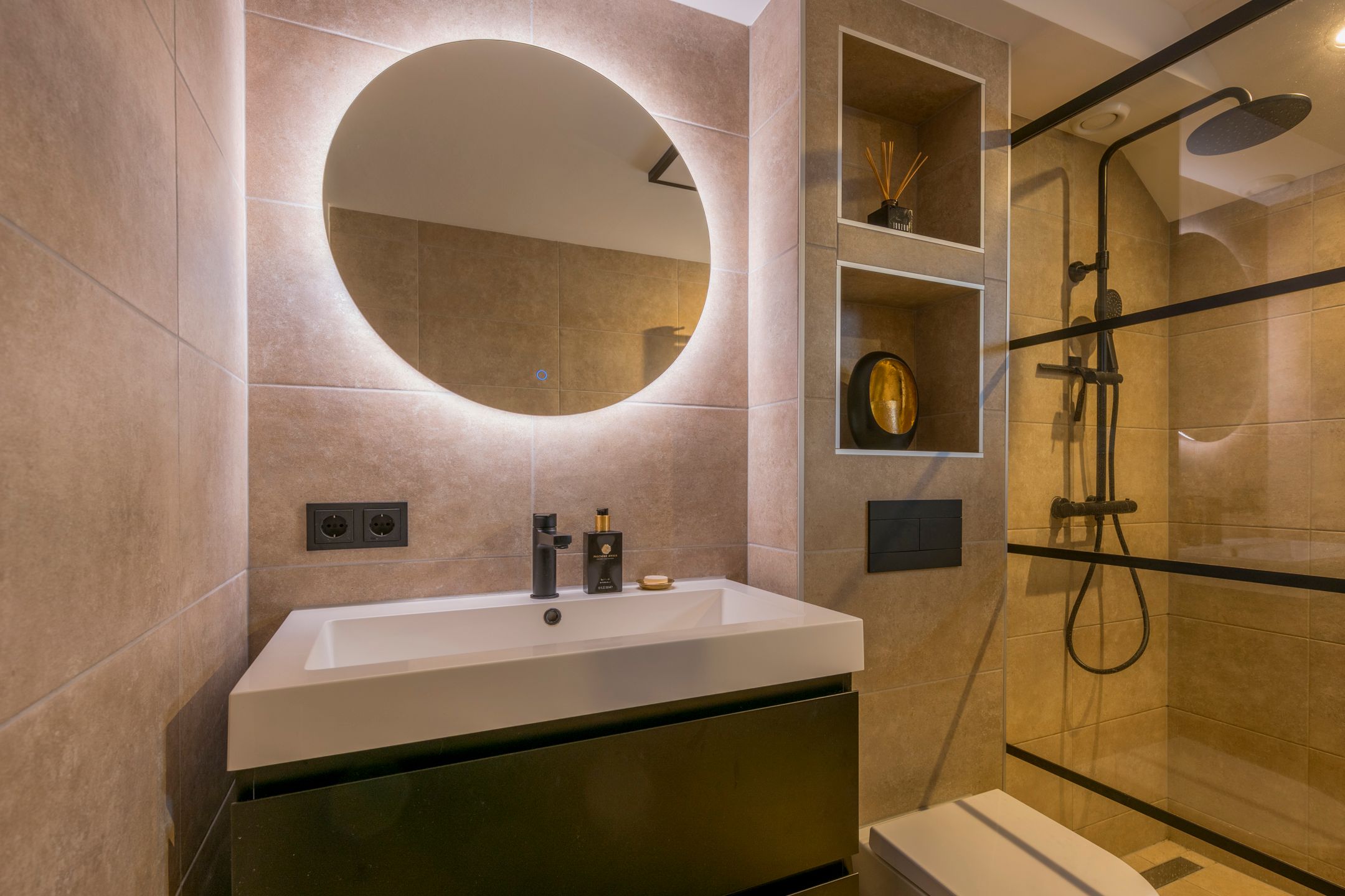 Foto 24 van Meester Folkertsstraat 9