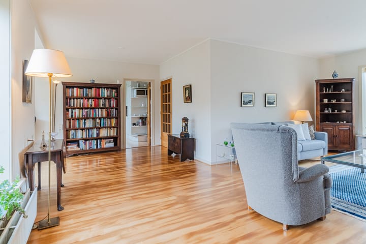 Foto 11 van van Karnebeeklaan 3