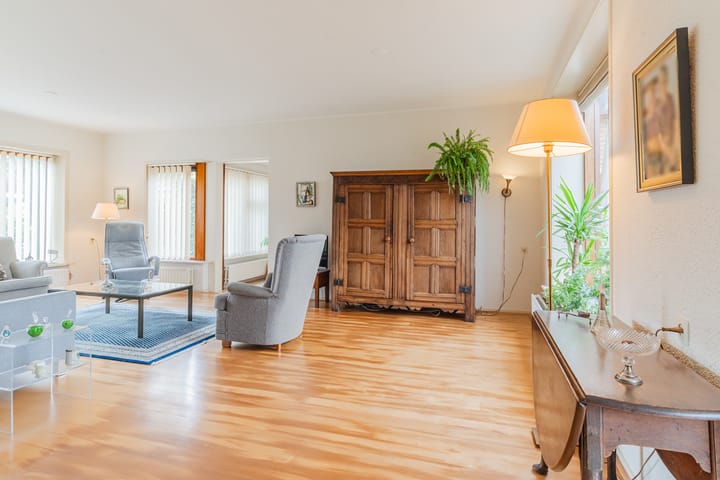 Foto 13 van van Karnebeeklaan 3