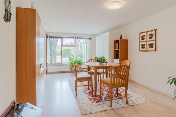 Foto 3 van van Karnebeeklaan 3