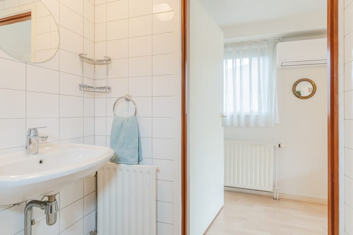 Foto 24 van van Karnebeeklaan 3