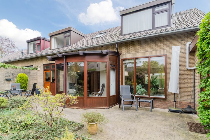 Foto 42 van van Karnebeeklaan 3