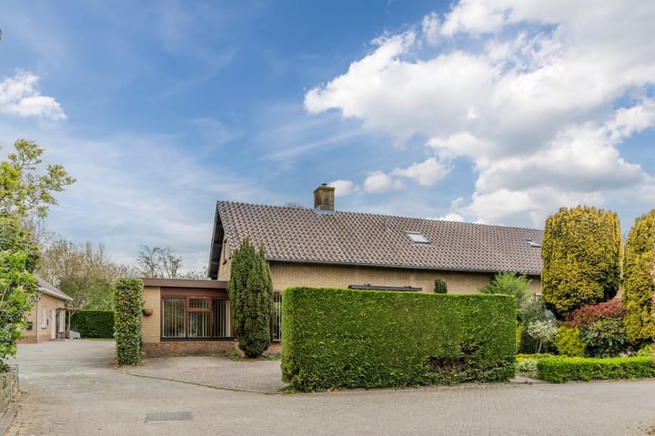 Foto 48 van van Karnebeeklaan 3