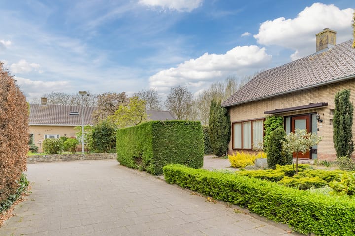 Foto 49 van van Karnebeeklaan 3