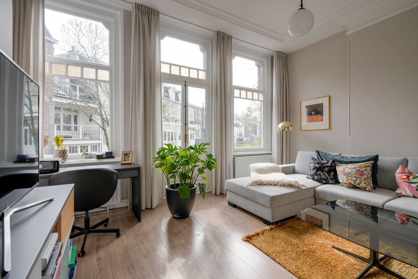 Foto 25 van Van Limburg Stirumstraat 4