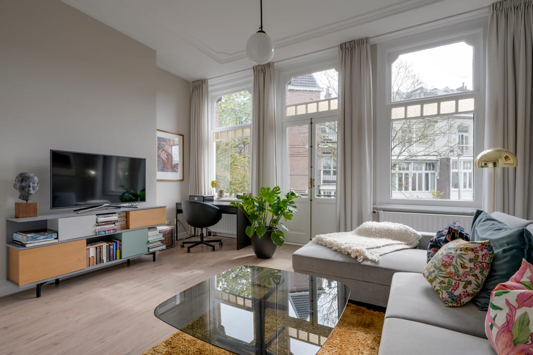 Foto 26 van Van Limburg Stirumstraat 4