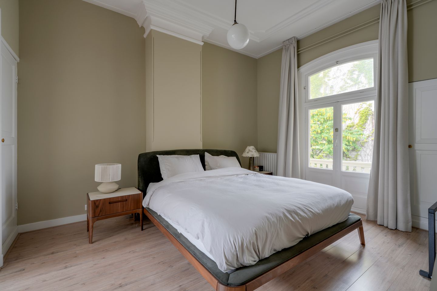 Foto 29 van Van Limburg Stirumstraat 4