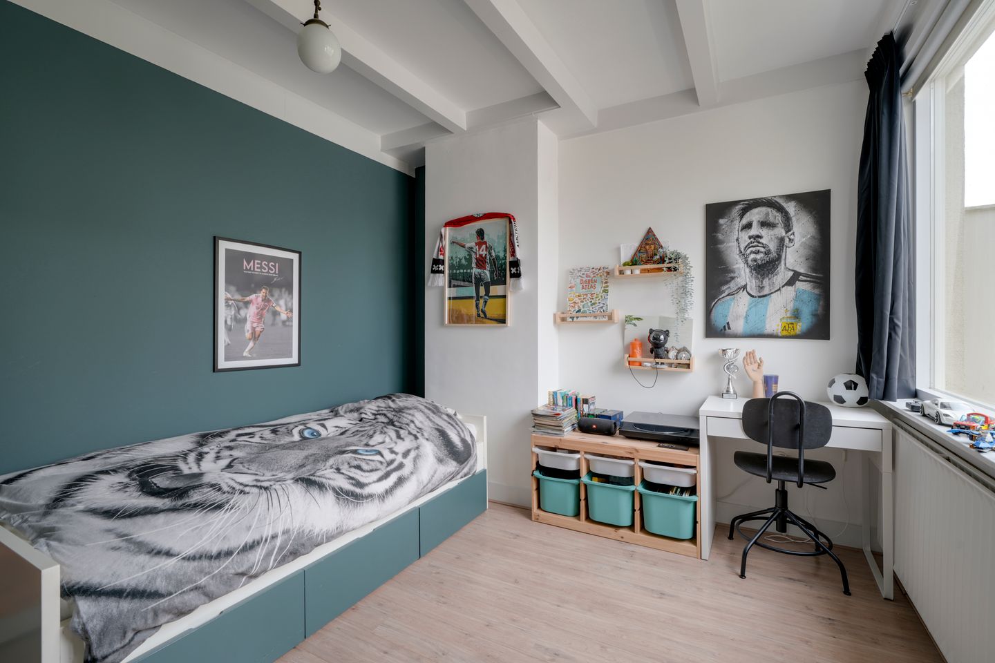 Foto 34 van Van Limburg Stirumstraat 4