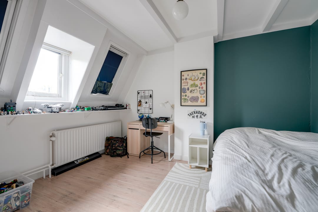 Foto 37 van Van Limburg Stirumstraat 4