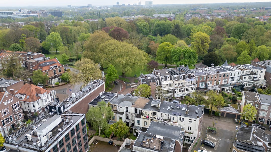 Foto 43 van Van Limburg Stirumstraat 4