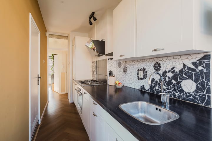 Photo 11 of Dirk Bonsstraat 2-1