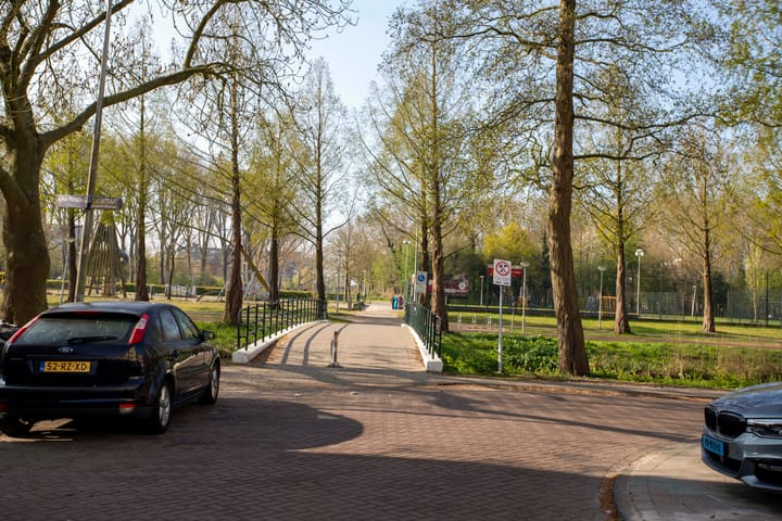 Photo 20 of Dirk Bonsstraat 2-1