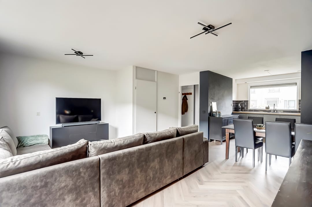 Photo 8 of Johanna Naber-erf 496