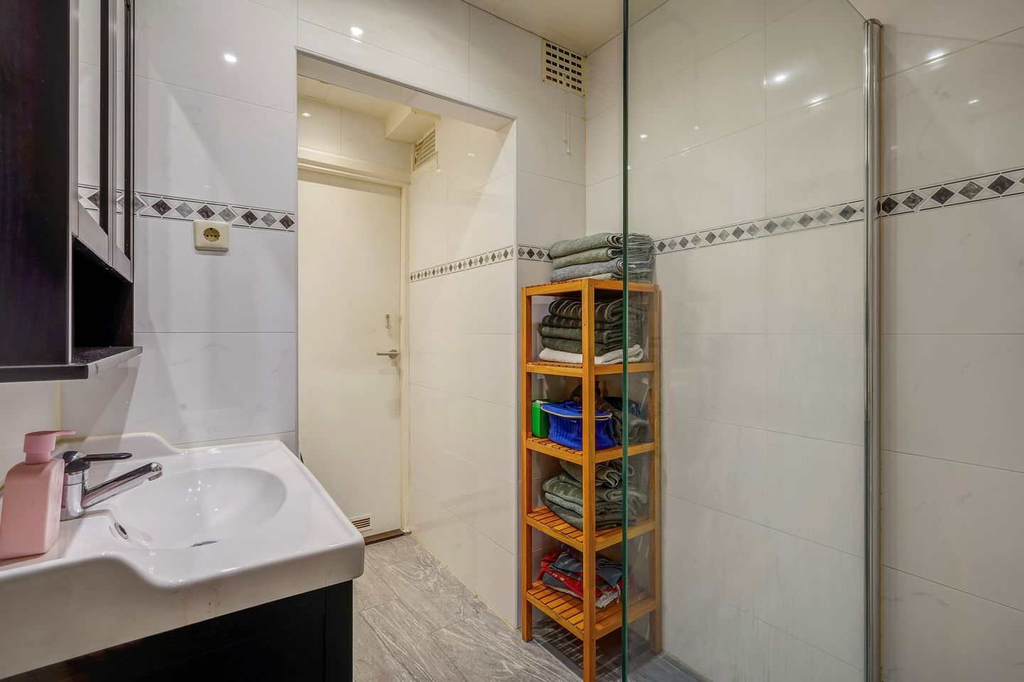 Foto 44 van Van der Aastraat 47