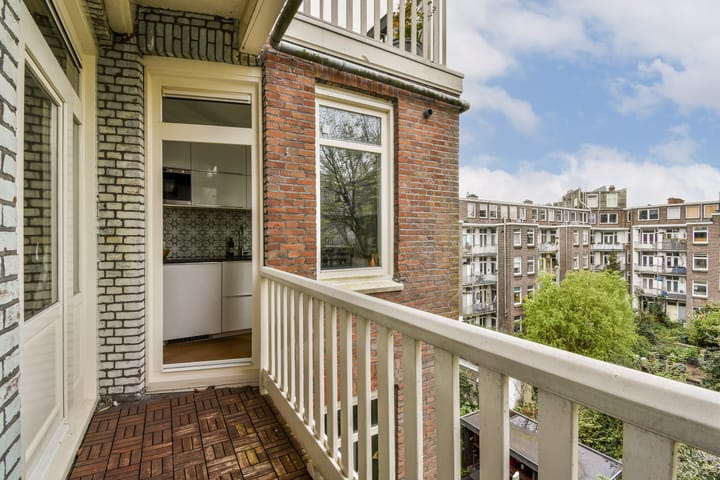 Photo 12 of Rombout Hogerbeetsstraat 10-3