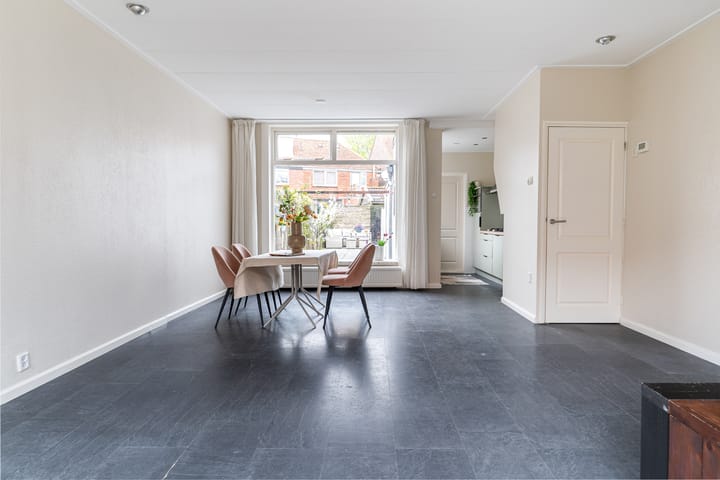 Photo 3 of Adriaen Brouwerstraat 41
