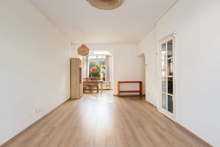 Foto 11 van van Middelantstraat 8