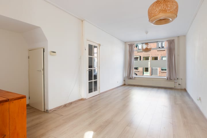 Foto 13 van van Middelantstraat 8