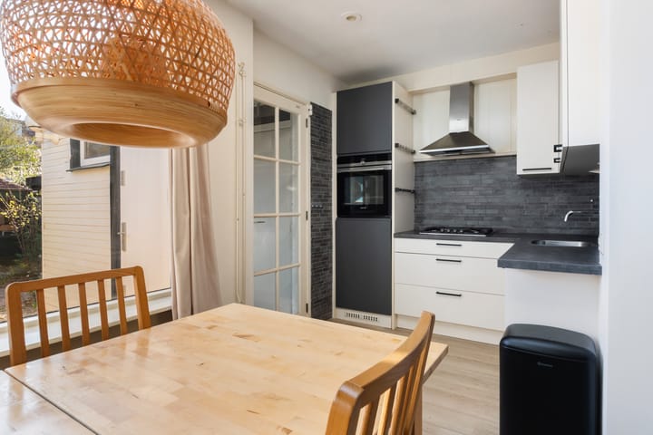 Foto 15 van van Middelantstraat 8