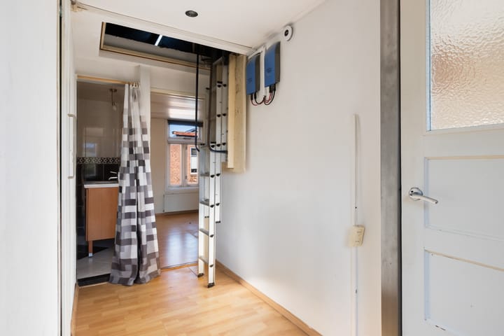 Foto 21 van van Middelantstraat 8