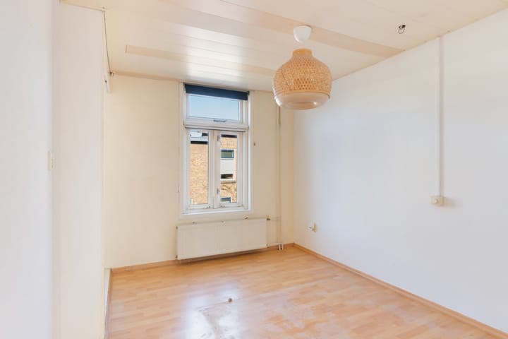 Foto 25 van van Middelantstraat 8