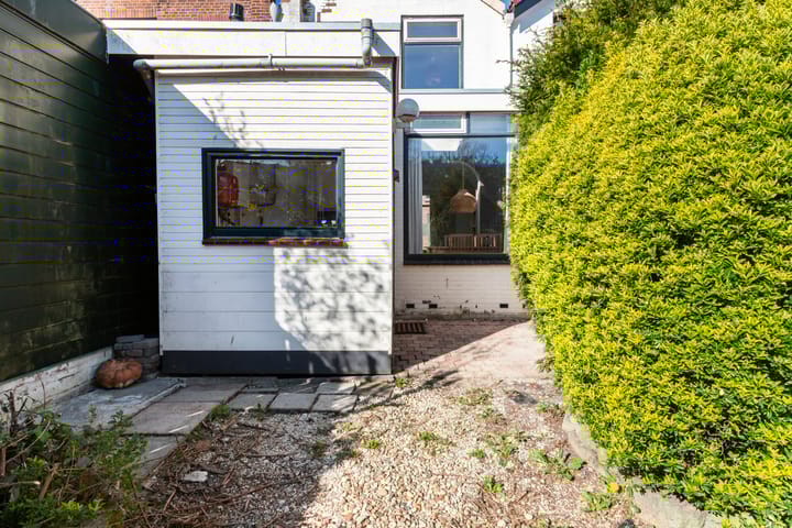 Foto 31 van van Middelantstraat 8