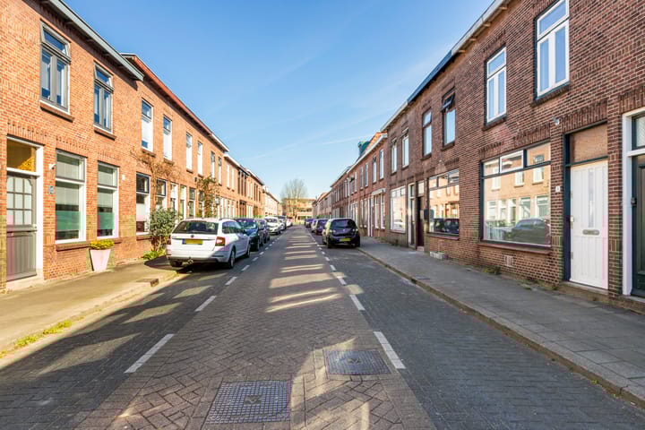 Foto 35 van van Middelantstraat 8