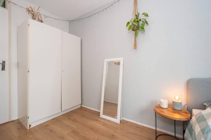 Foto 24 van Warmoesstraat 48