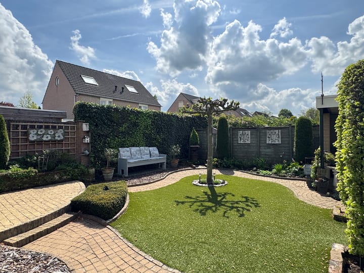 Foto 41 van Meidoornlaan 5