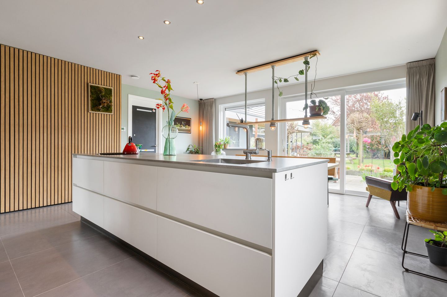 Photo 10 of Boterbloem 2