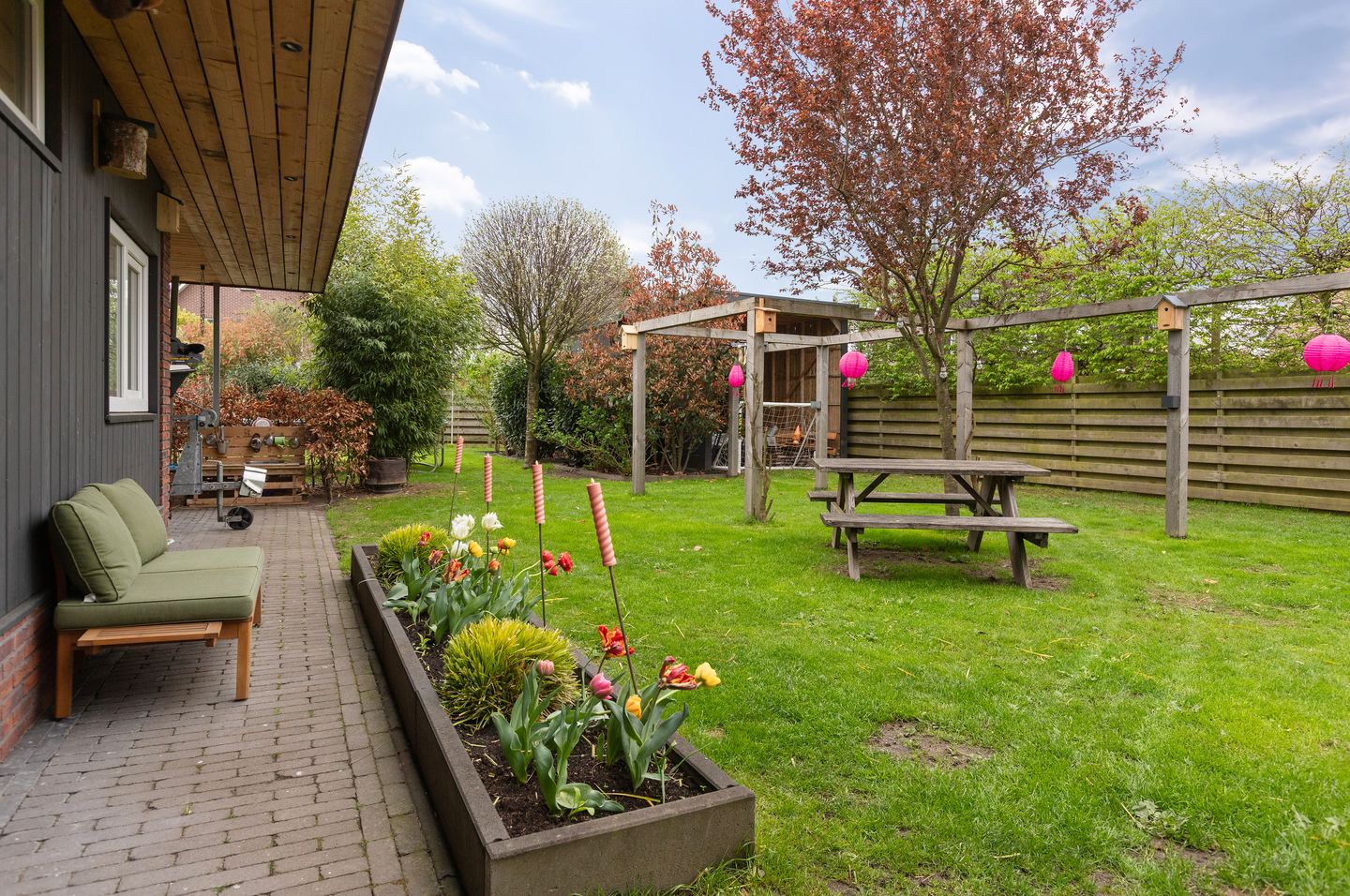 Photo 35 of Boterbloem 2