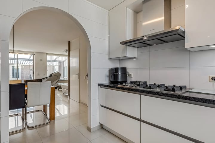 Photo 8 of Troelstrastraat 3