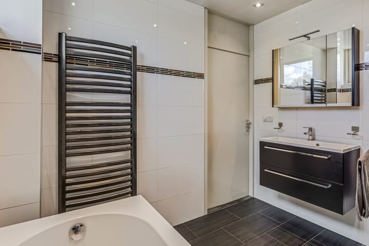 Photo 17 of Troelstrastraat 3