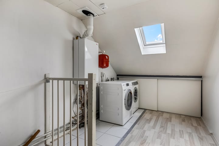 Photo 22 of Troelstrastraat 3