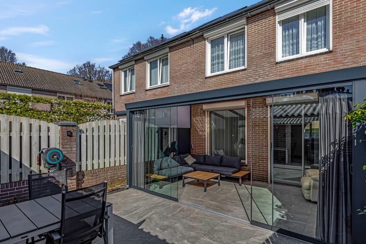 Photo 27 of Troelstrastraat 3