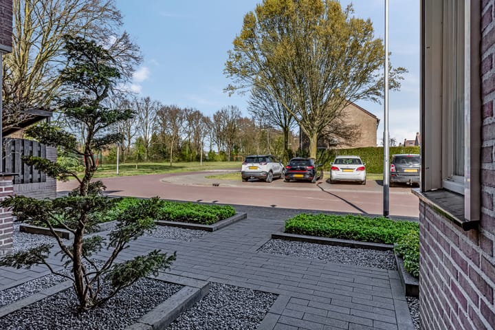 Photo 31 of Troelstrastraat 3