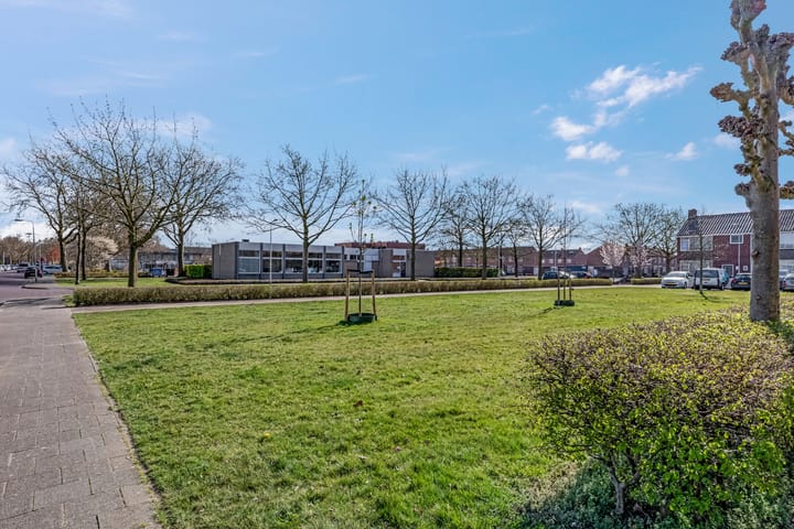 Photo 34 of Troelstrastraat 3