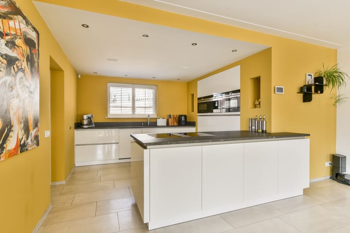 Photo 3 of Willem van der Veldenweg 21