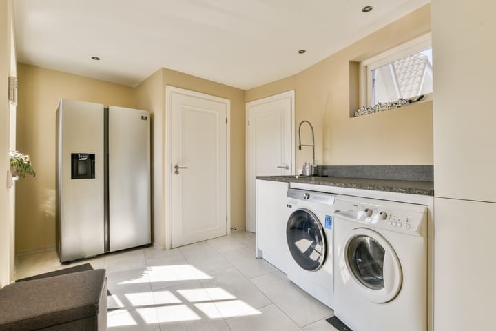 Photo 7 of Willem van der Veldenweg 21