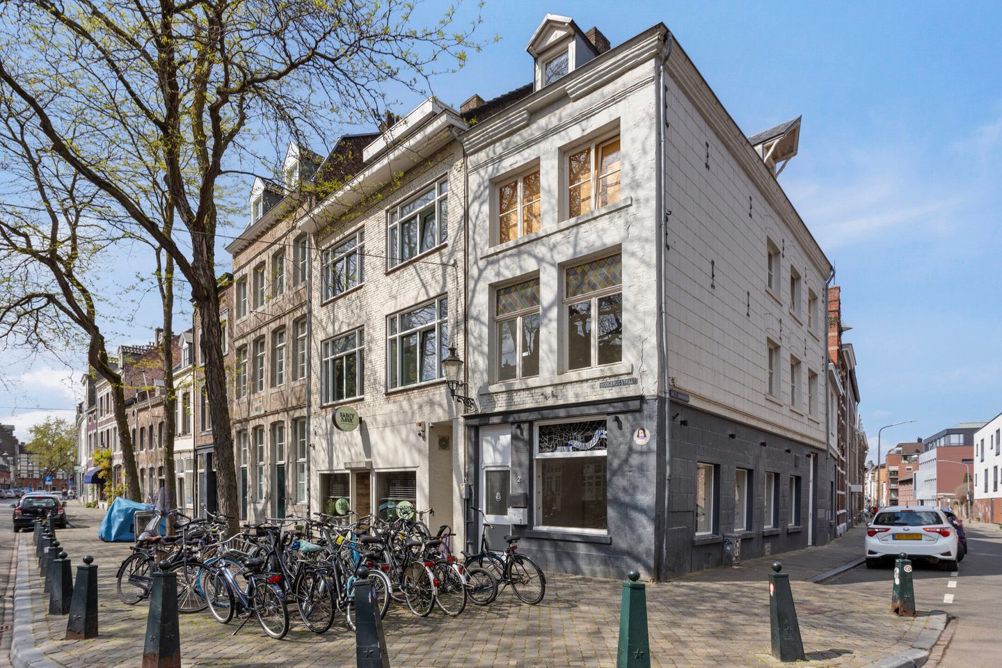 Bekijk foto 1 van Hoogbrugstraat 2
