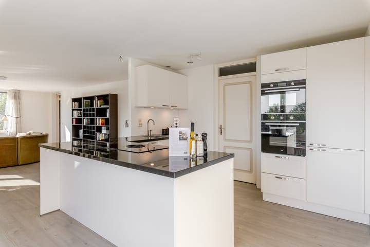 Foto 2 van Robiniastate 7